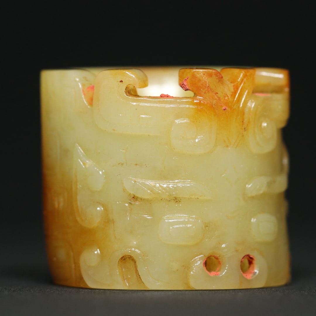 An Exquisite White Jade Beast-Face Pattern Ring - 7