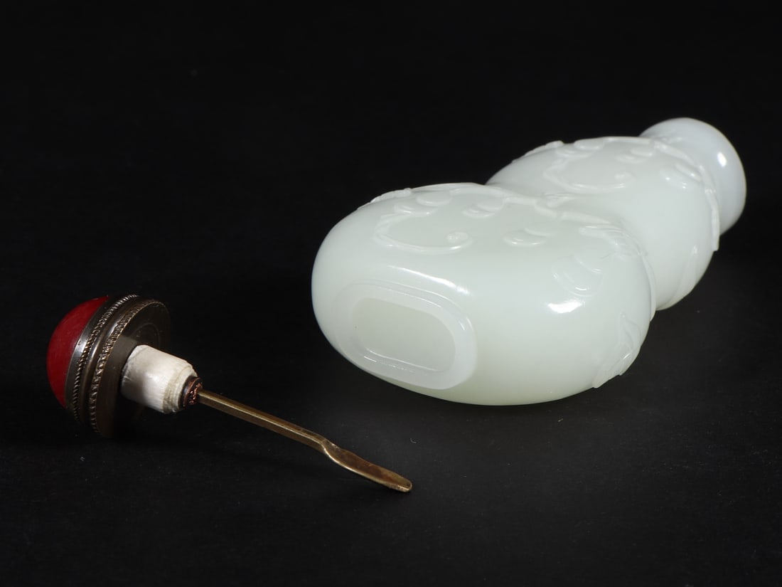 An Exquisite White Jade Melon and Fruit Pattern Snuff Bottle - 9