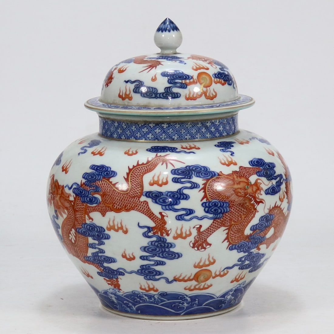 An Exquisite Doucai Seawater Pattern Dragon Pattern Jar - 5