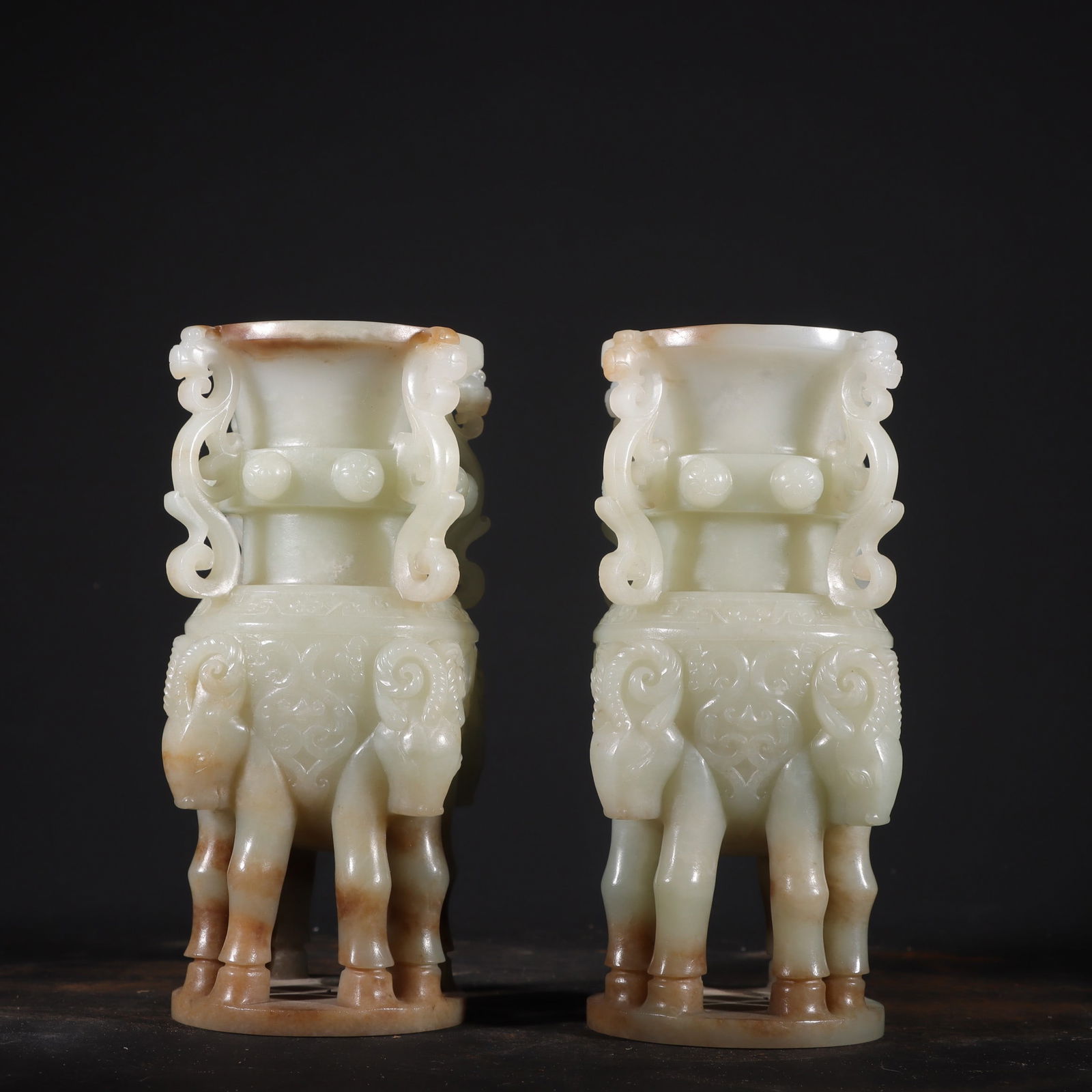 A Pair of Exquisite White Jade Dragon Pattern Censer: A Pair of Exquisite White Jade Dragon Pattern Censer Qing Dynasty, China Size:7.5inx3.1inx3.1in Weight:2416g白玉龙纹香炉一对