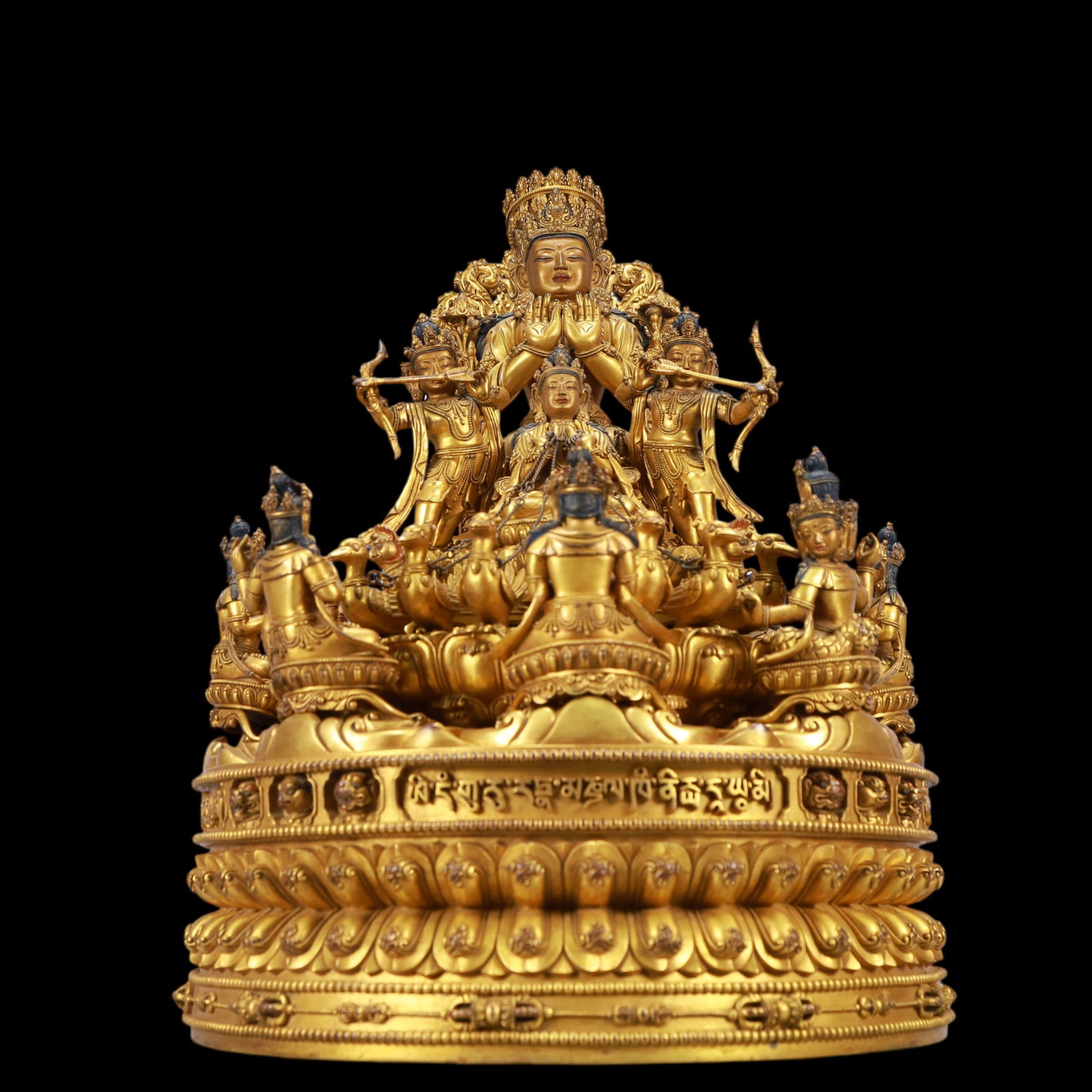 A Exquisite Gilt Bronze Buddha statue: A Exquisite Gilt Bronze Buddha statue Ming Dynasty, China Size:11.8inx18.9in Weight:27750g铜鎏金佛像 中国明代 Size:30cmx48cm Weight:27750g