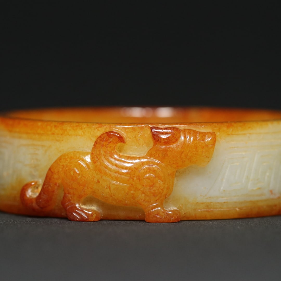 An Exquisite White Jade Tiger Pattern Bracelets - 6