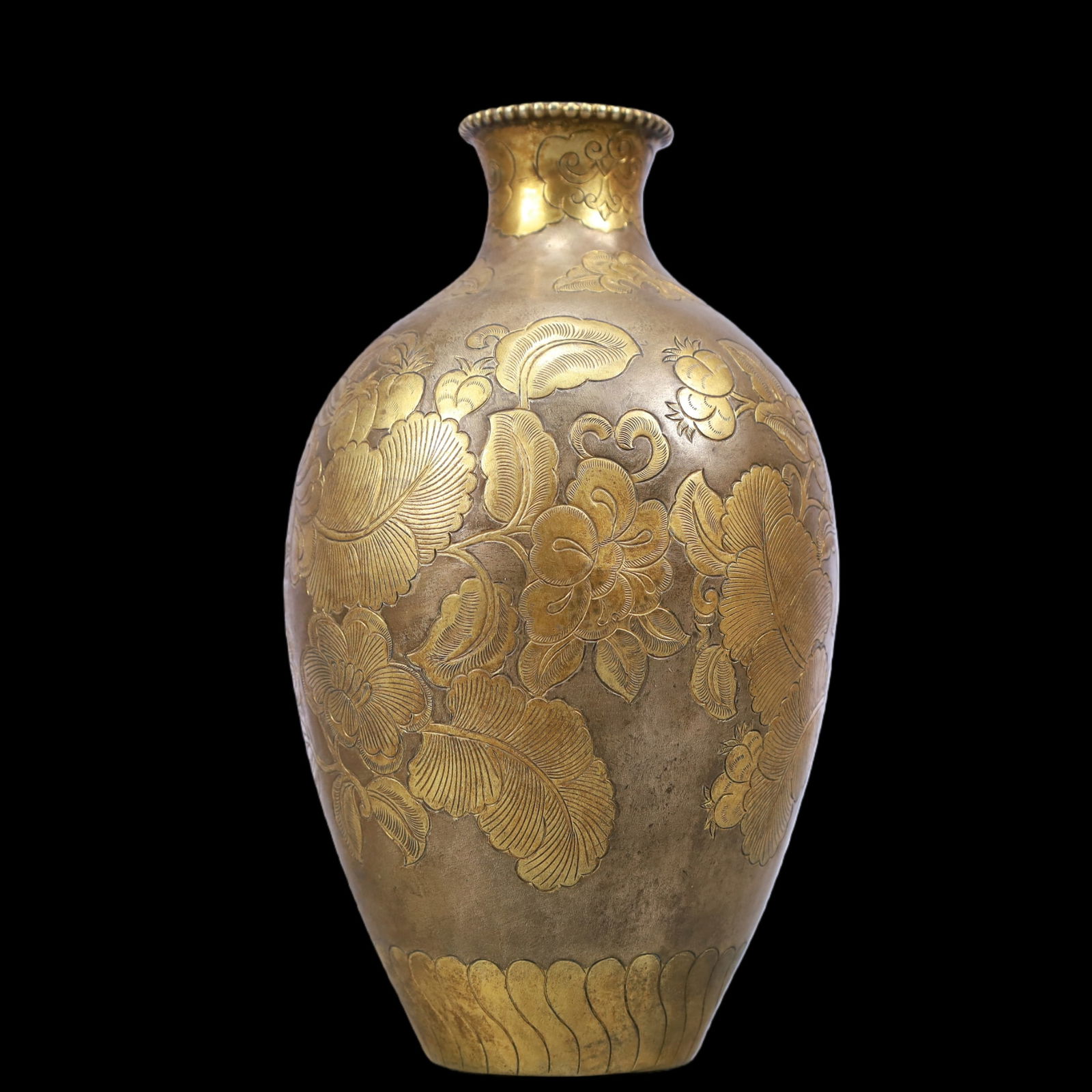A Exquisite Gilt Bronze Flower Pattern Vase - 2