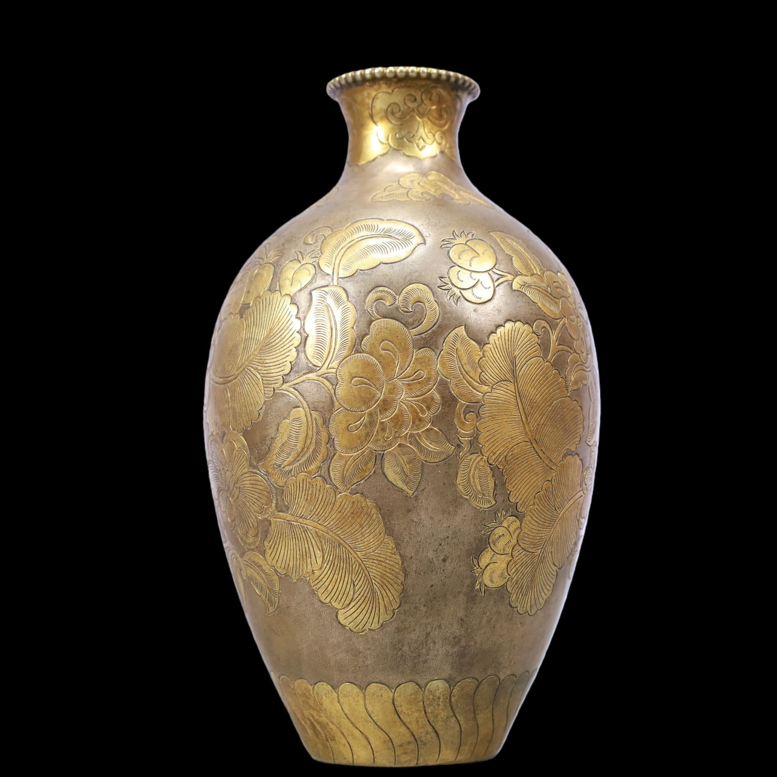 A Exquisite Gilt Bronze Flower Pattern Vase - 6