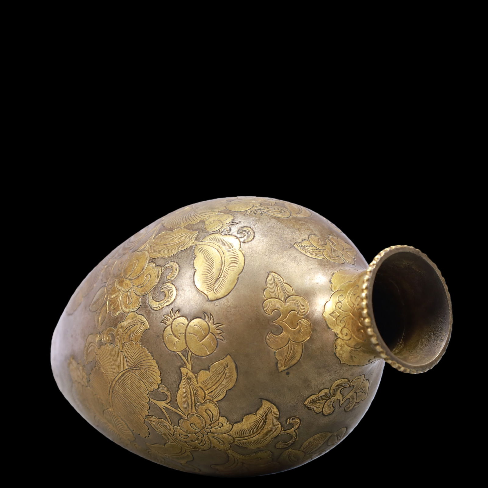 A Exquisite Gilt Bronze Flower Pattern Vase - 7