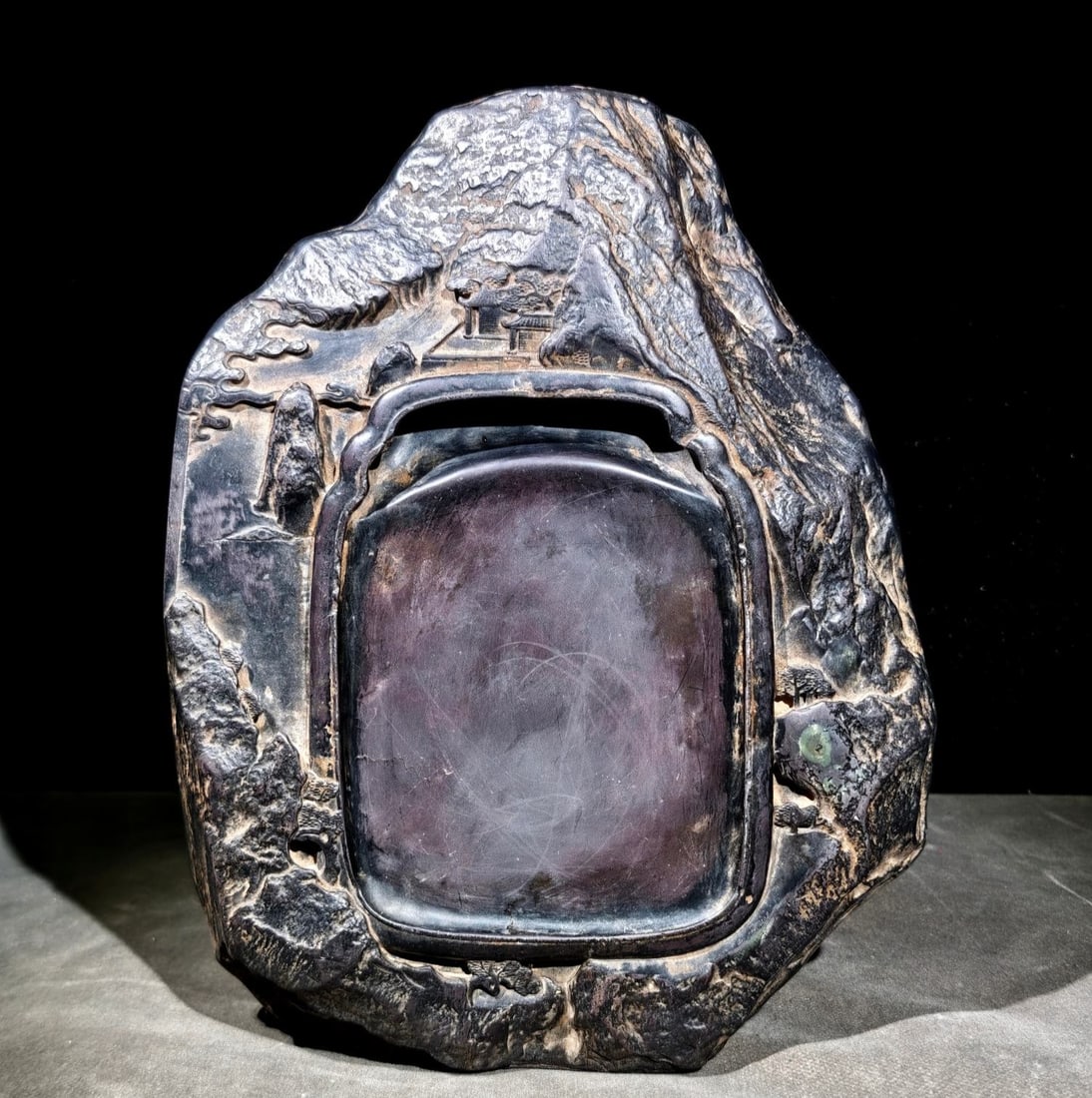 An Exquisite Landscape Pattern with poem Inkstone: An Exquisite Landscape Pattern with poem Inkstone Li wentian Size:10.6inx8.3inx1.6in松树山水端砚 李文田 Size:27cmx21cmx4cm