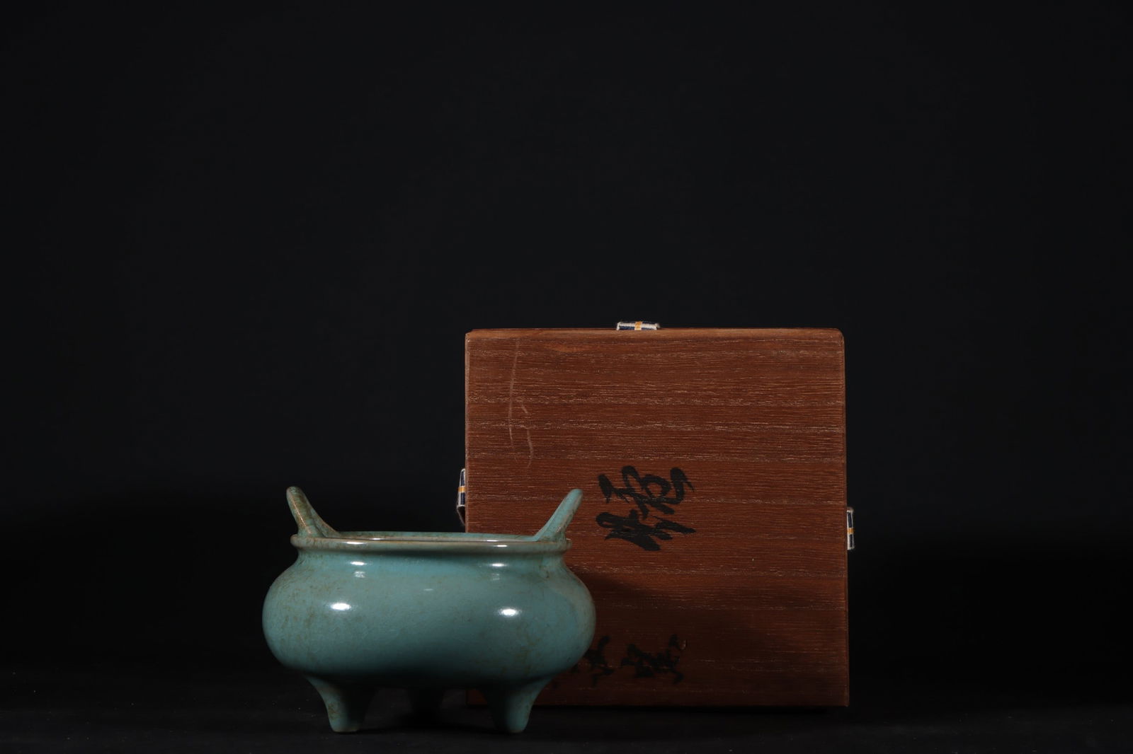 An Exquisite Ru yao Sky Blue Glazed Double-Ears and Tripod Censer: An Exquisite Ru yao Sky Blue Glazed Double-Ears and Tripod Censer Song Dynasty, China Size:2.9inx4.1in汝窑天青釉三足炉 中国宋代