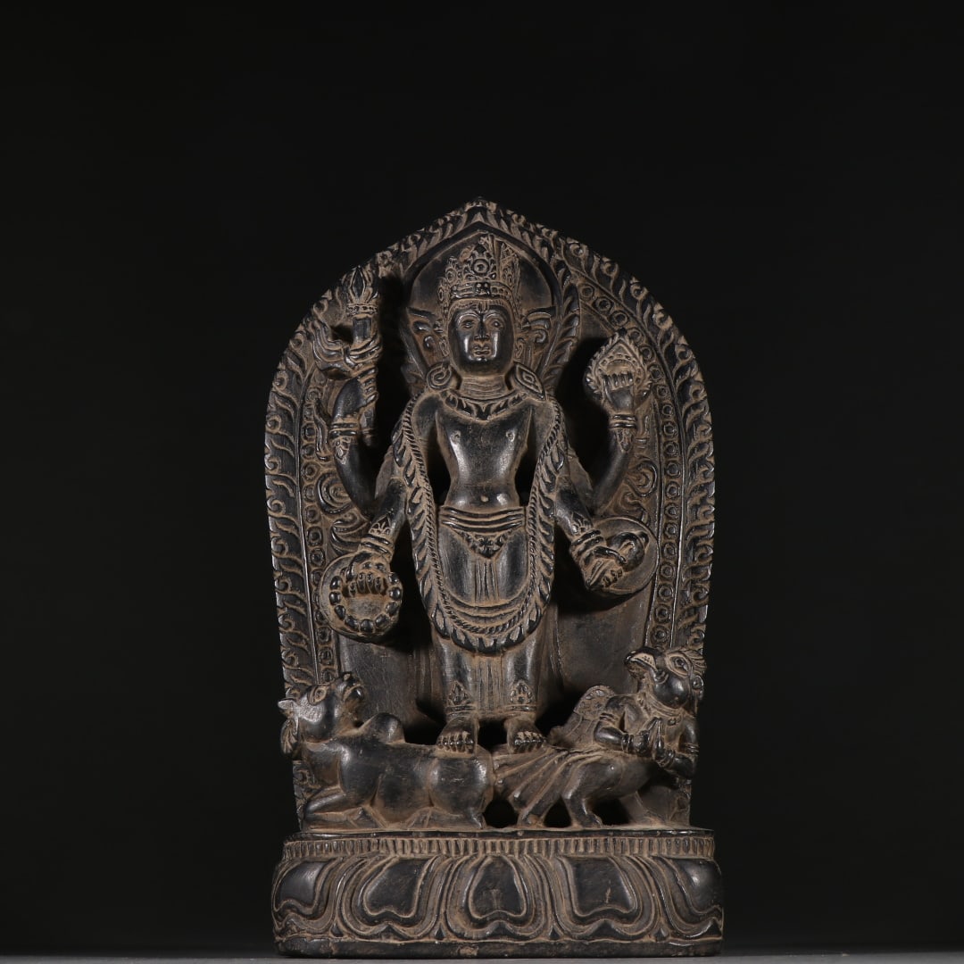 An Exquisite Black Stone Four-arms Statue of Avalokitesvara: An Exquisite Black Stone Four-arms Statue of Avalokitesvara Qing Dynasty, China Size:9.1inx5.4in Weight:2507.5g黑石四臂观音造像 中国清