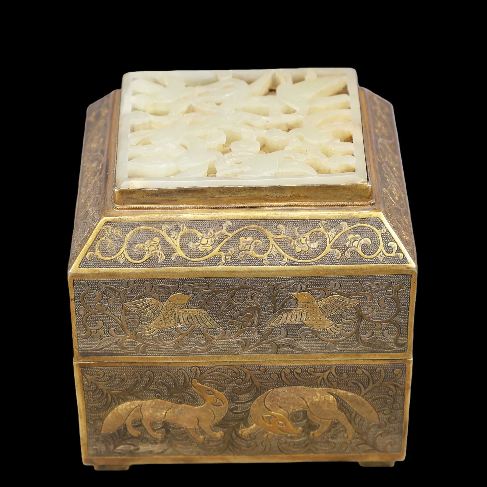 A Exquisite Gilt Bronze Inlaid White Jade Lotus Pattern Flower and Bird Pattern Box: A Exquisite Gilt Bronze Inlaid White Jade Lotus Pattern Flower and Bird Pattern Box Qing Dynasty, China Size:5.3inx5.1in Weight:1100g铜鎏金嵌白玉缠枝