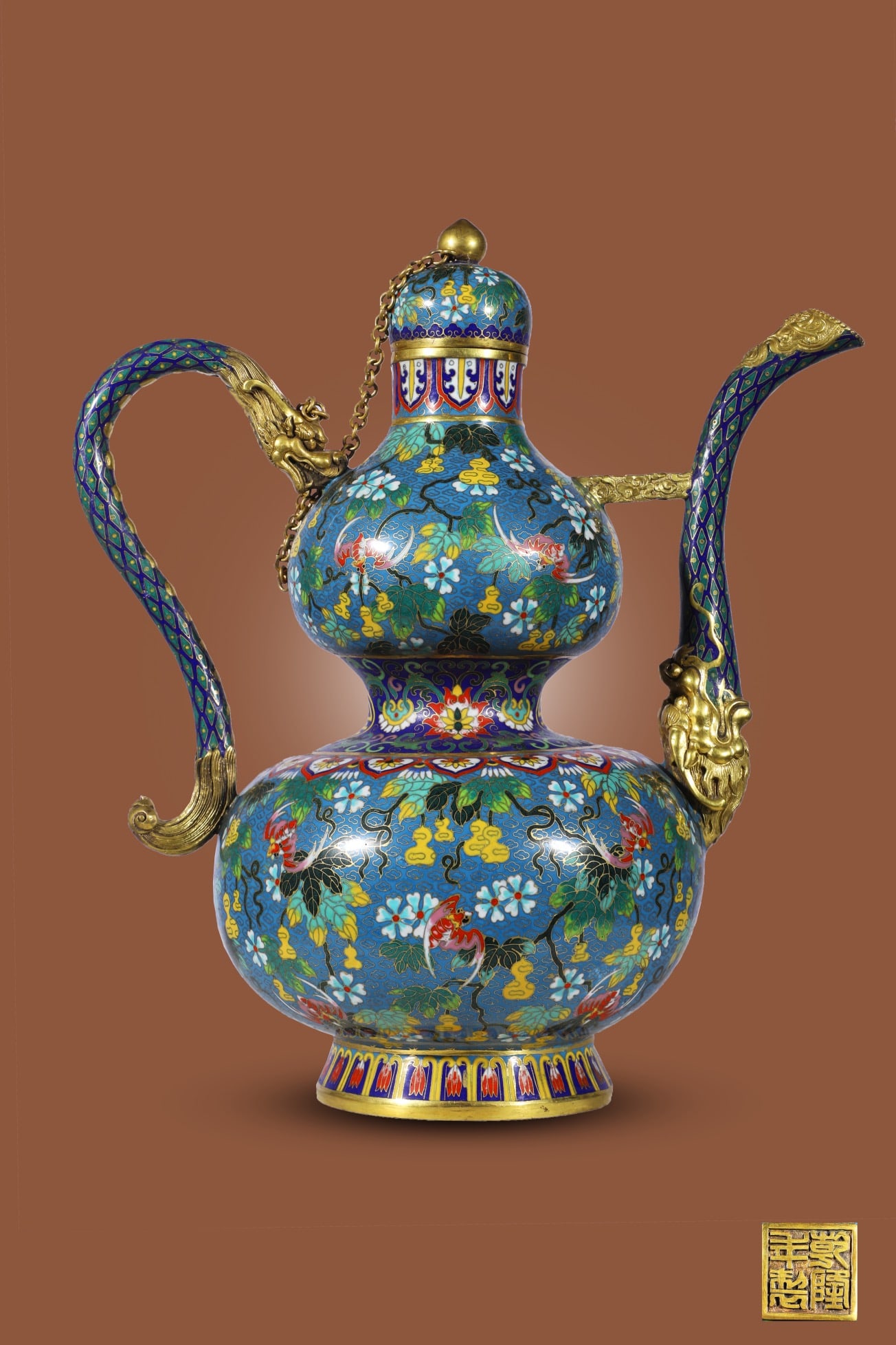 An Exquisite Cloisonne Flower and Bird Pattern Lotus Pattern Ewer (1 of 9)