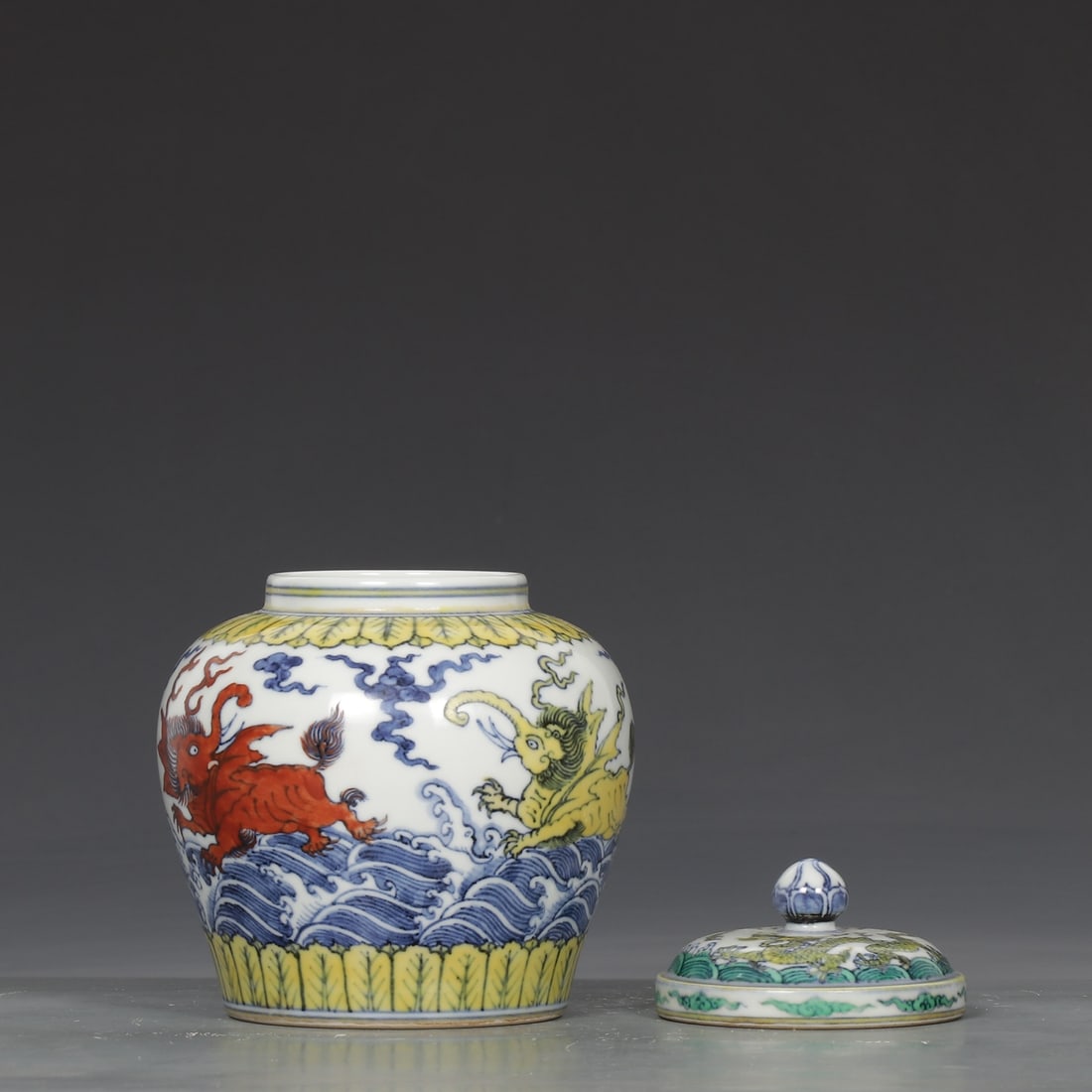 An Exquisite Doucai Seawater Pattern Auspicious Beast Pattern Jar - 7