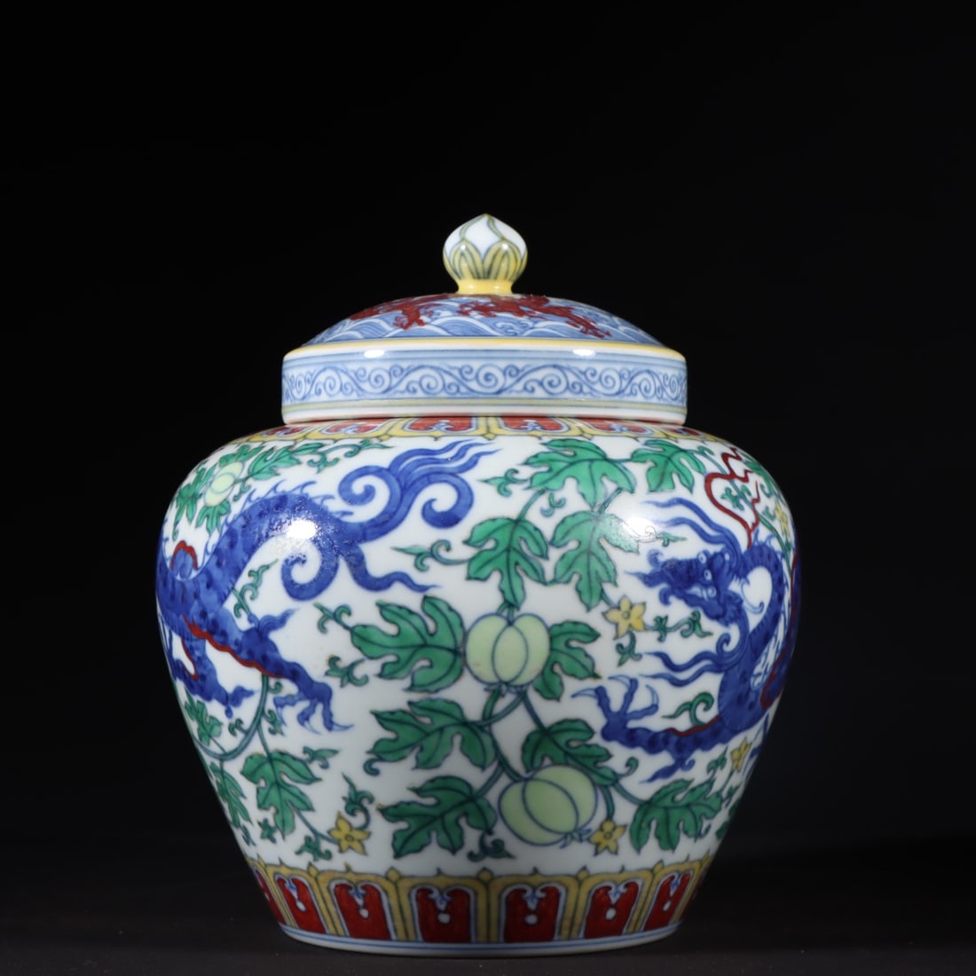 A Rare Doucai Dragon Pattern Jar - 4