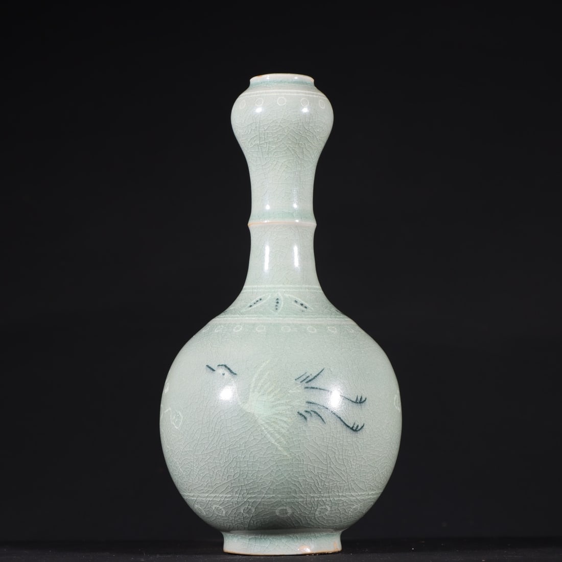 An Exquisite Celadon Crane Pattern Vase - 4