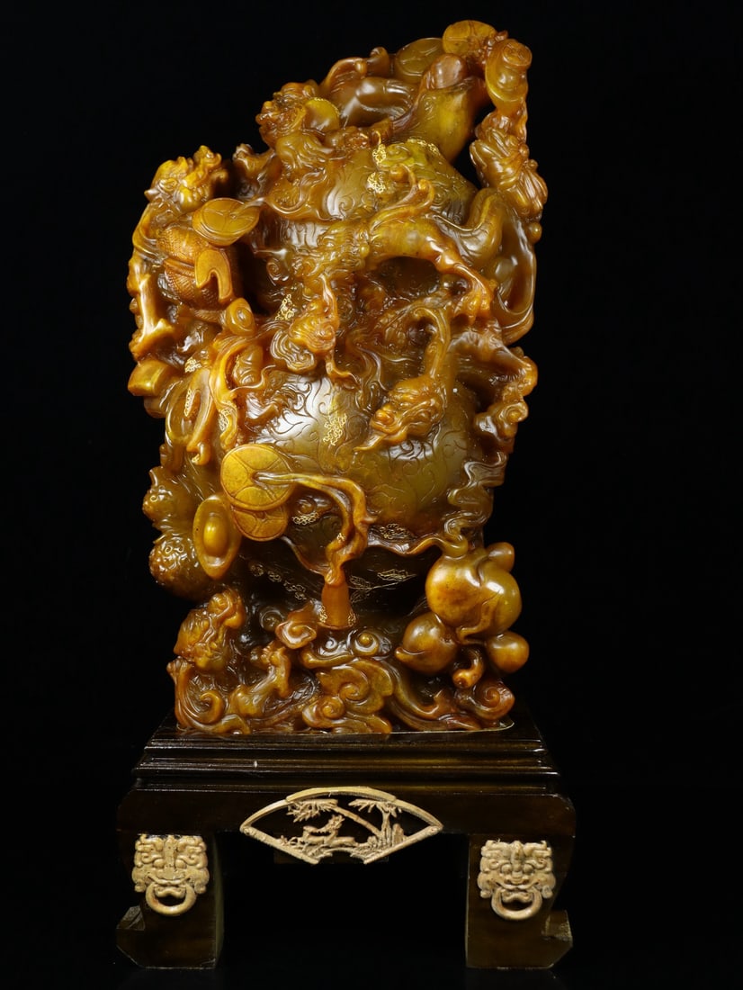 An Exquisite Tianhuang Stone Dragon Pattern Ornament (1 of 9)