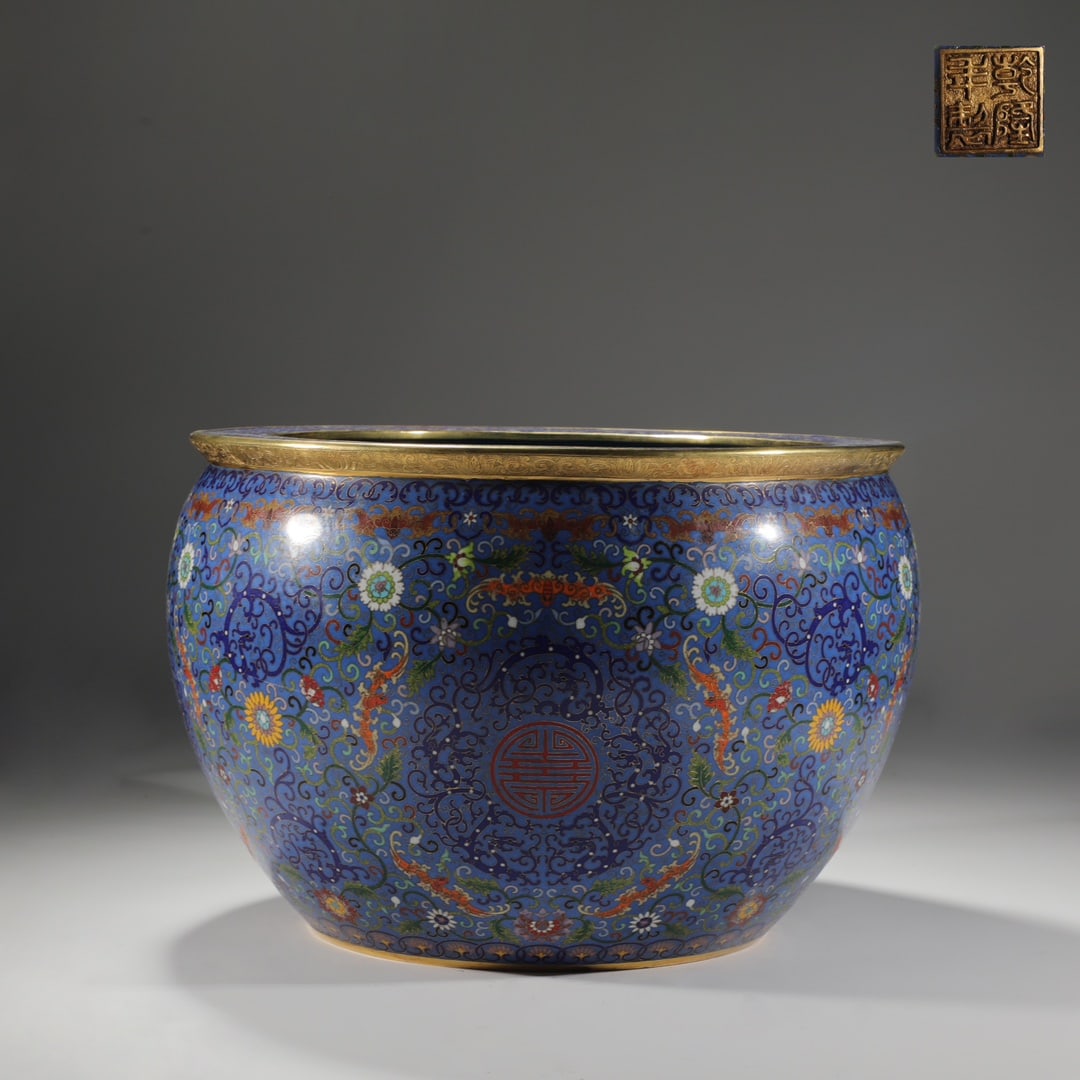 An Exquisite Cloisonne Bats and Peach Pattern Lotus Pattern Vat: An Exquisite Cloisonne Bats and Peach Pattern Lotus Pattern Vat Qing Dynasty, China Qianlong Four-character Mark Size:11inx16.9in Weight:15.8kg景泰蓝福寿纹缠&