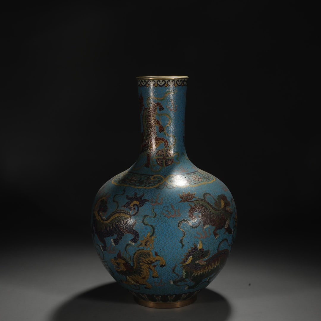 An Exquisite Cloisonne Lotus Pattern Lion Pattern Vase - 3