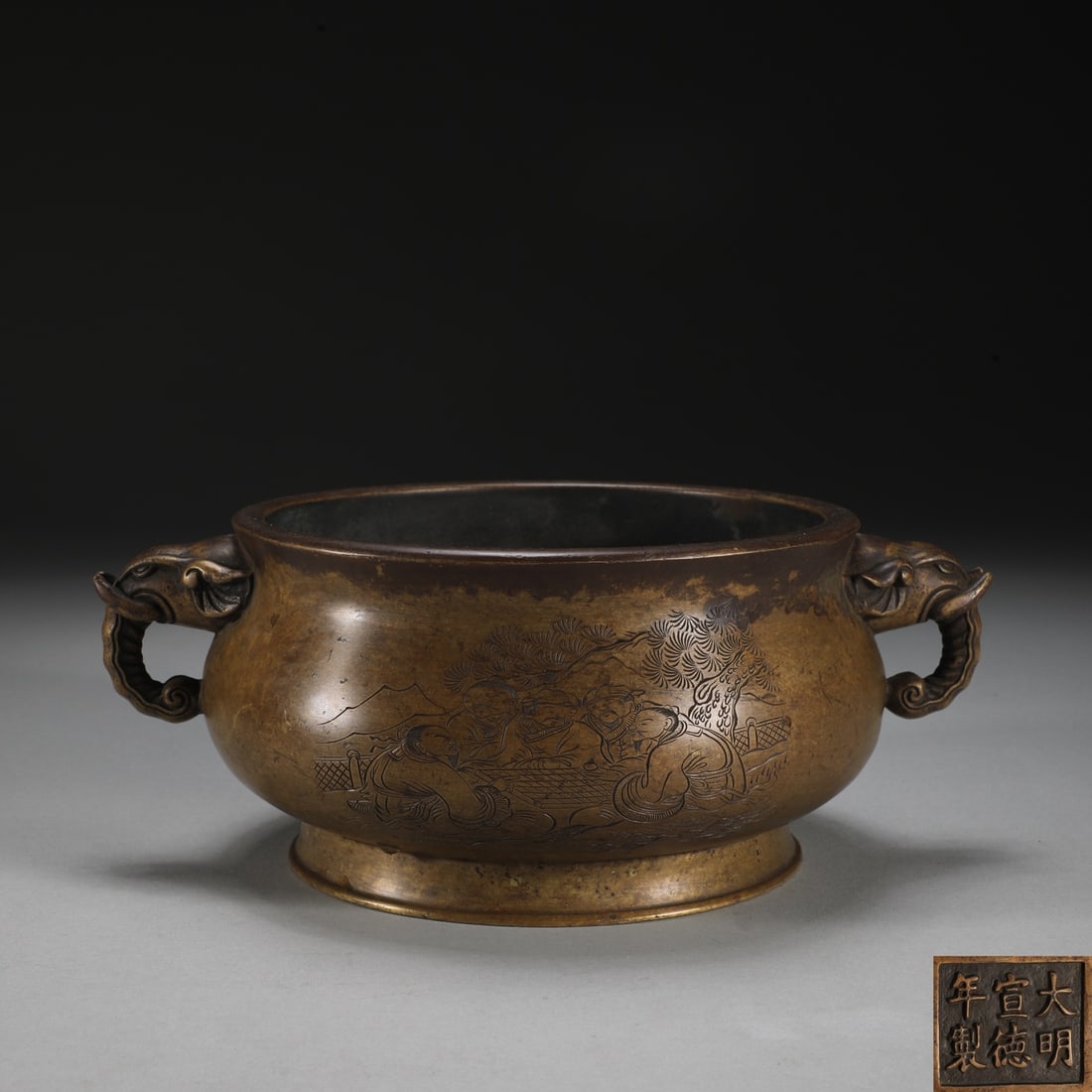 An Exquisite Bronze Character and Story Pattern with poem Double-Ears Censer: An Exquisite Bronze Character and Story Pattern with poem Double-Ears Censer Ming Dynasty, China Xuande Six-character Mark Size:3.2inx6.4in Weight:1650g铜人物故事图
