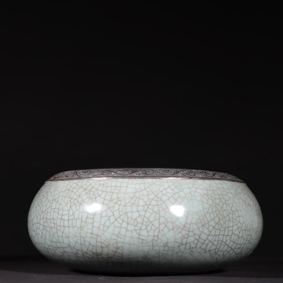 An Exquisite Guan yao Celadon Glazed Brush Washer (1 of 9)