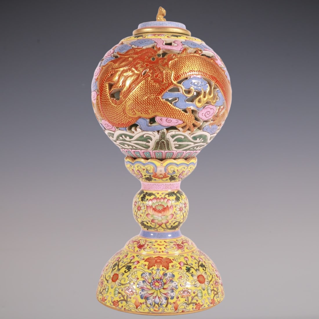 An Exquisite Enamel Lotus Pattern Dragon Pattern Seawater Pattern Hatstand: An Exquisite Enamel Lotus Pattern Dragon Pattern Seawater Pattern Hatstand Qing Dynasty, China Qianlong Four-character Mark Size:10.6inx5.9in珐琅彩黄地缠枝