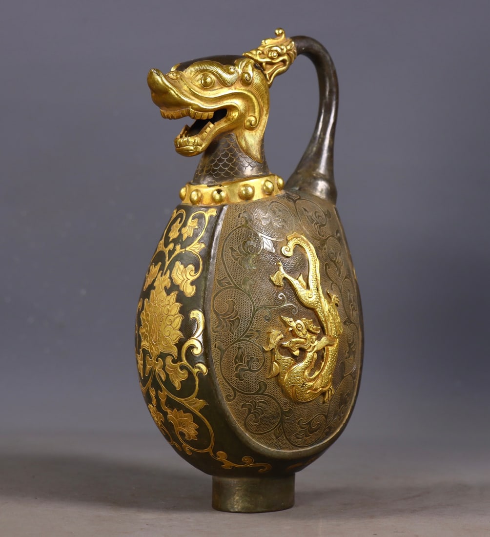 An Exquisite Gilt Bronze Dragon Pattern Lotus Pattern Ewer - 3