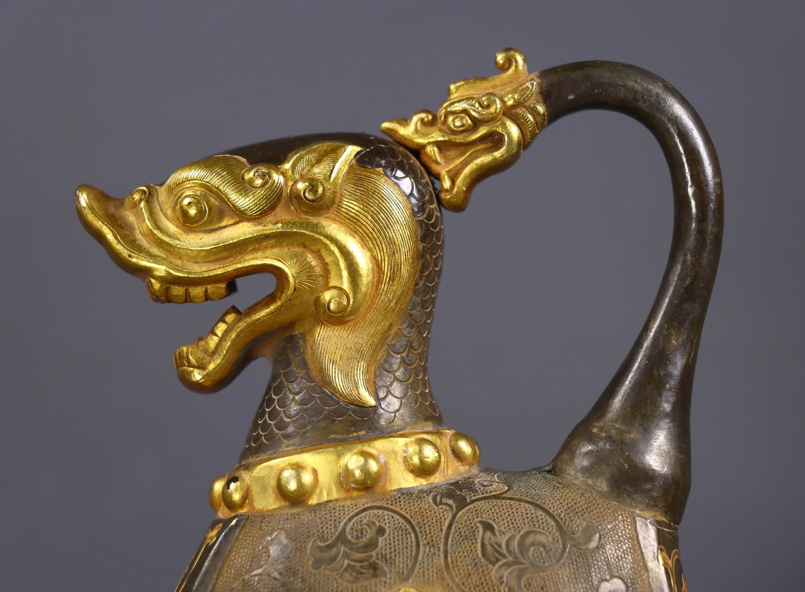 An Exquisite Gilt Bronze Dragon Pattern Lotus Pattern Ewer - 7