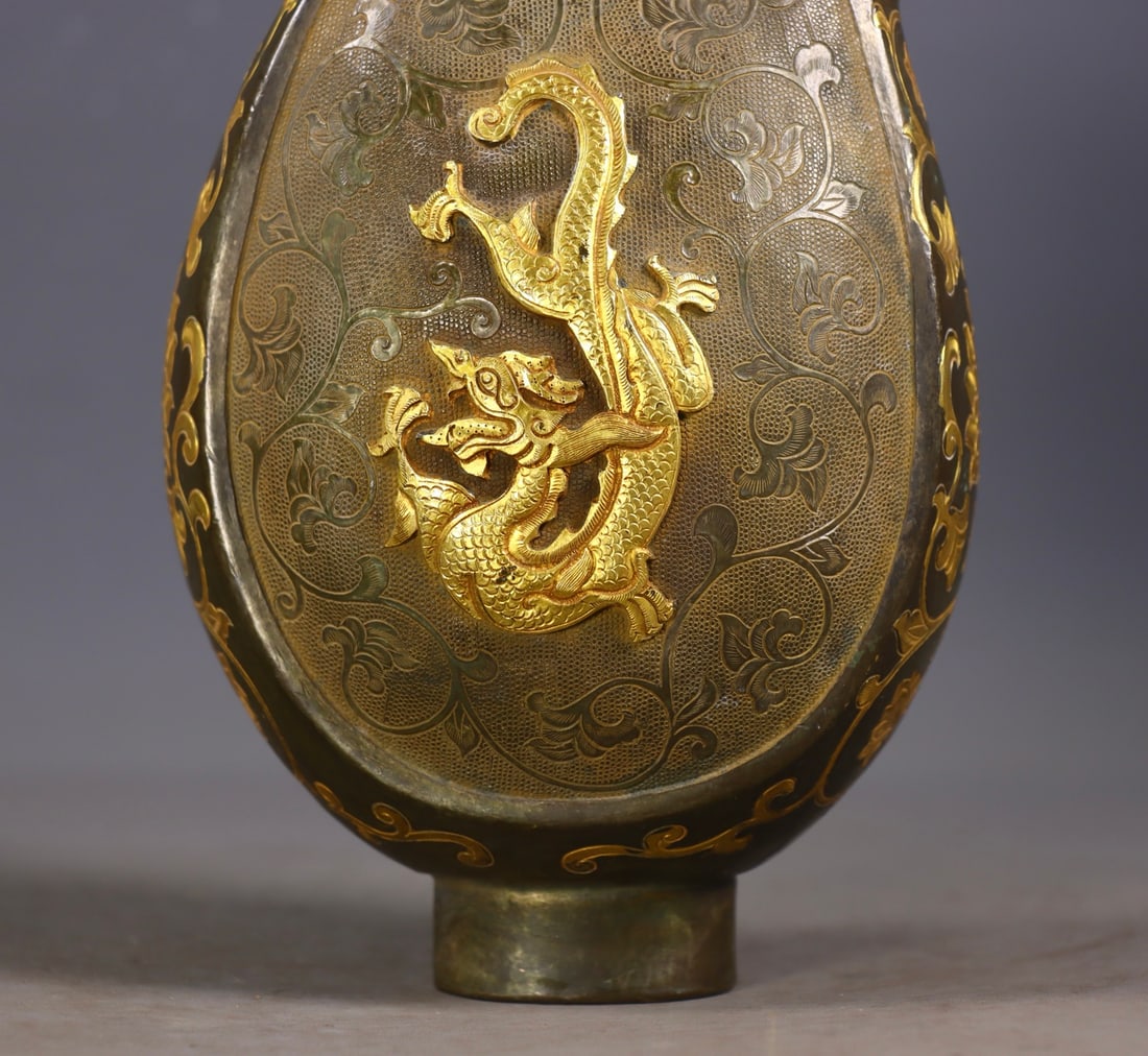 An Exquisite Gilt Bronze Dragon Pattern Lotus Pattern Ewer - 8