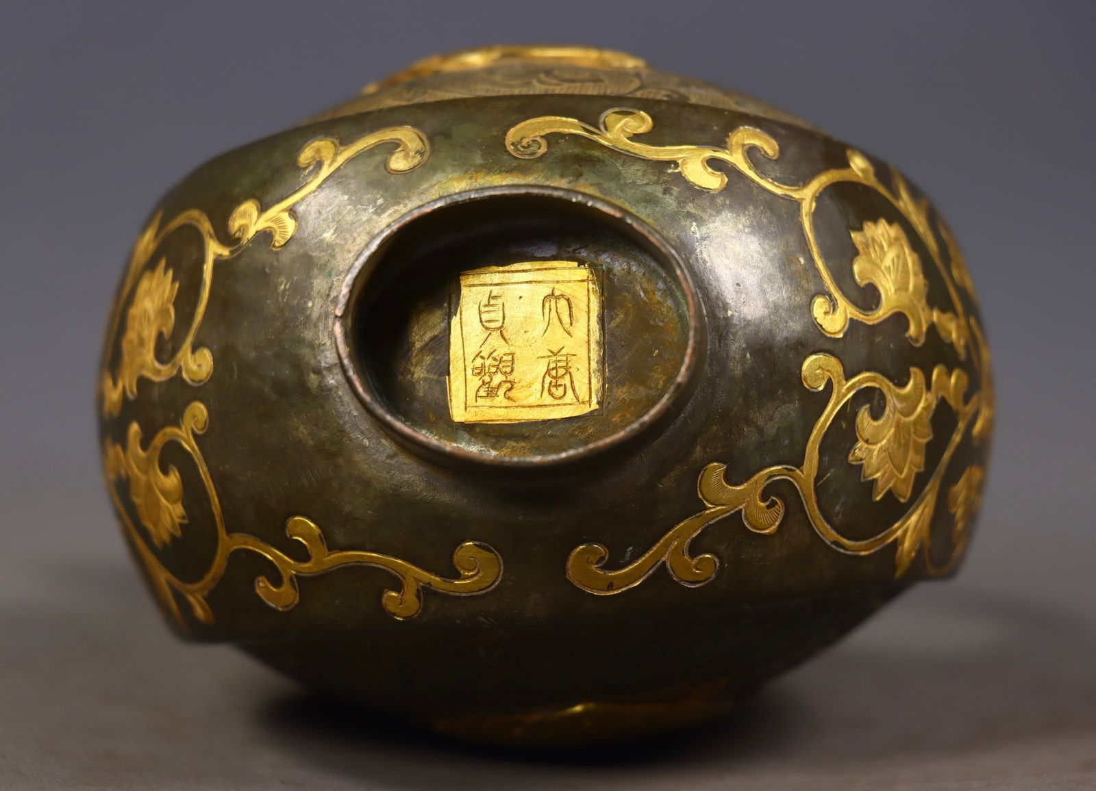 An Exquisite Gilt Bronze Dragon Pattern Lotus Pattern Ewer - 9