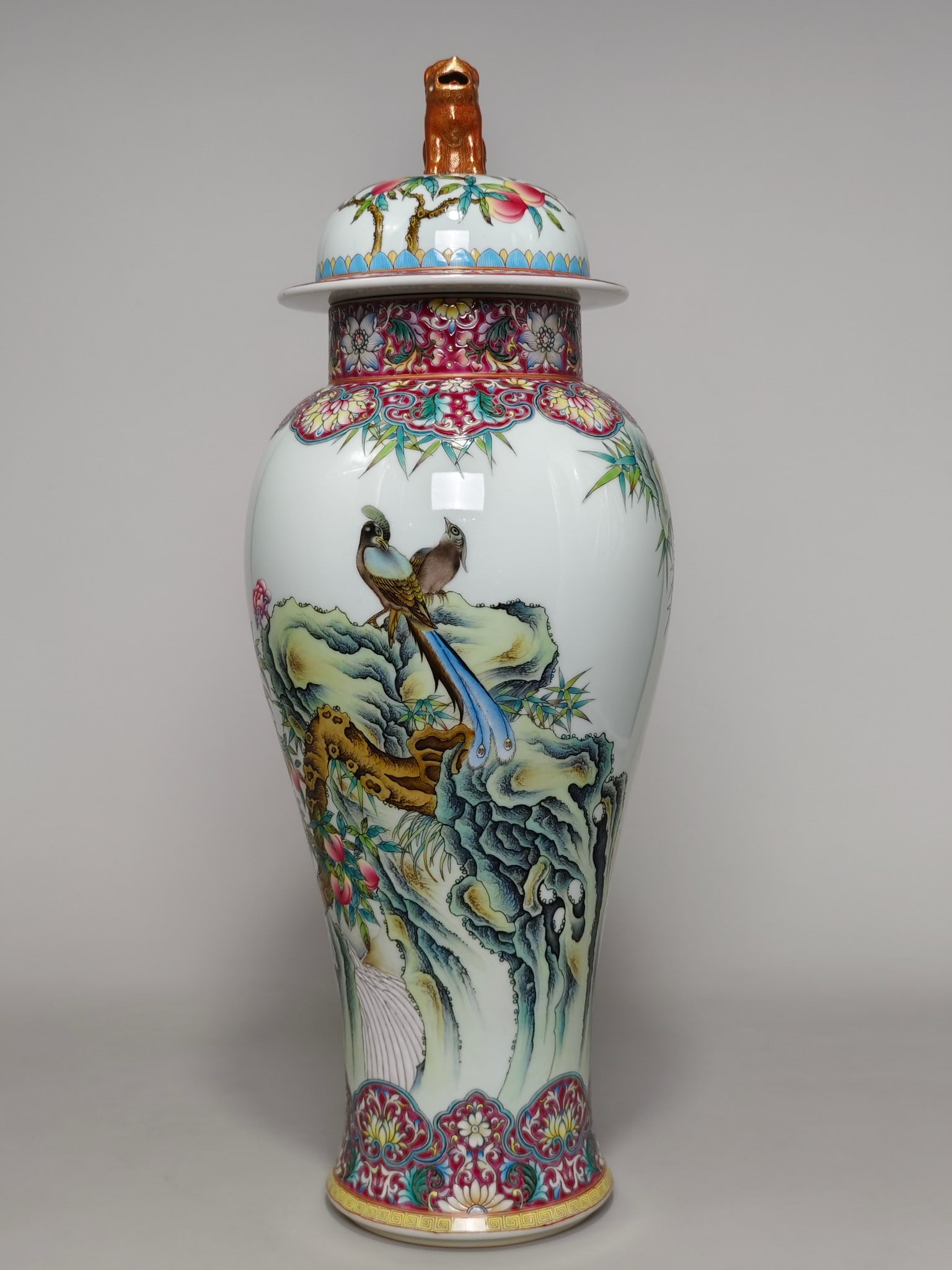 An Exquisite Enamel Lotus Pattern Flower and Bird Pattern with poem Jar: An Exquisite Enamel Lotus Pattern Flower and Bird Pattern with poem Jar Qing Dynasty, China Yongzheng Four-character Mark Size:20.5inx7.1in珐琅彩福寿双全ń