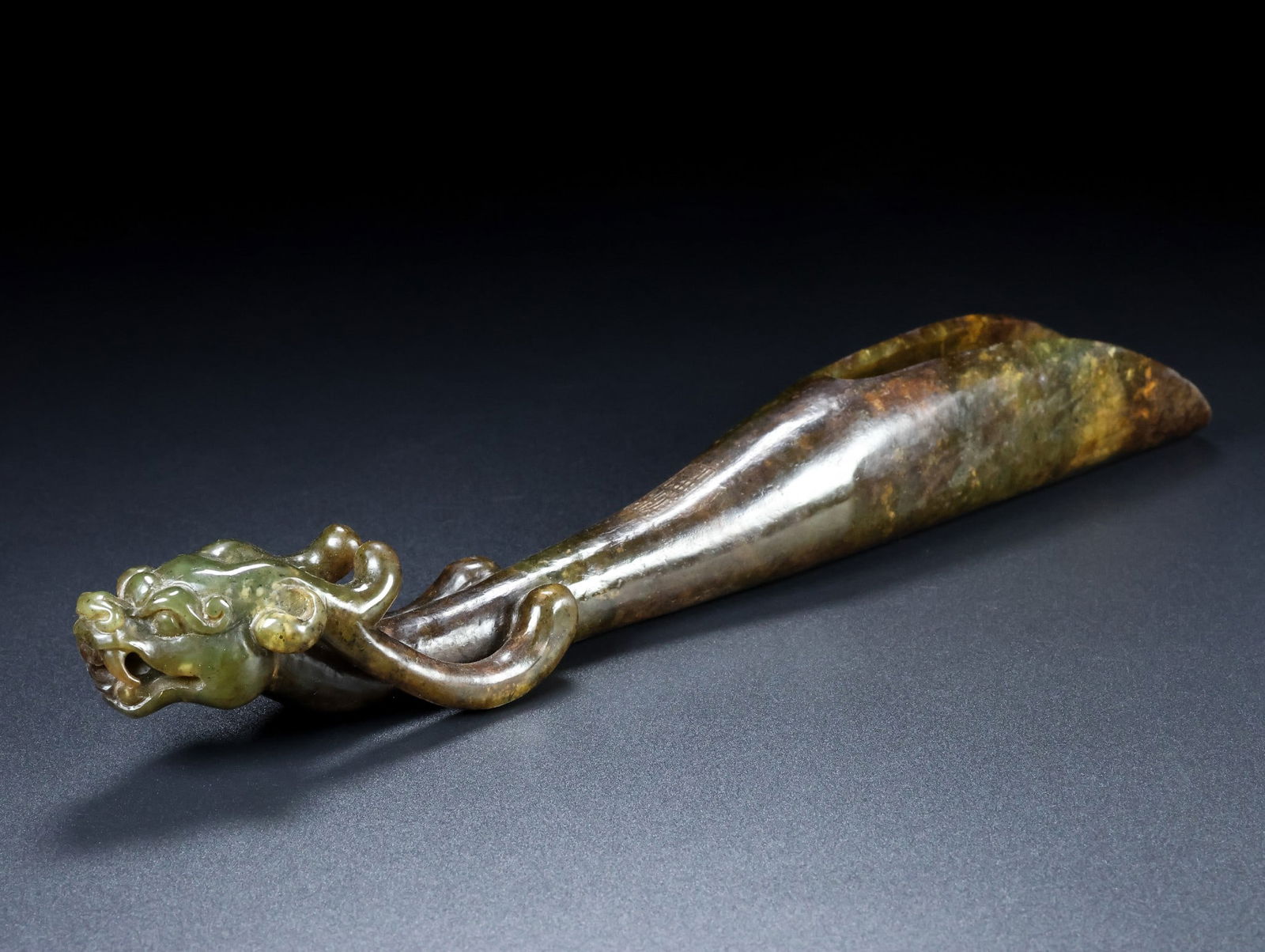 An Exquisite White Jade Dragon Pattern Ornament - 3