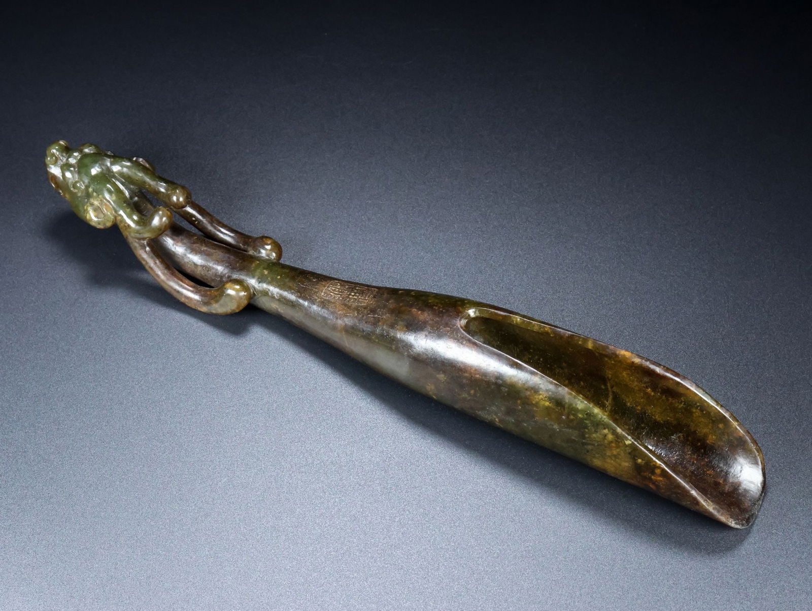 An Exquisite White Jade Dragon Pattern Ornament - 5