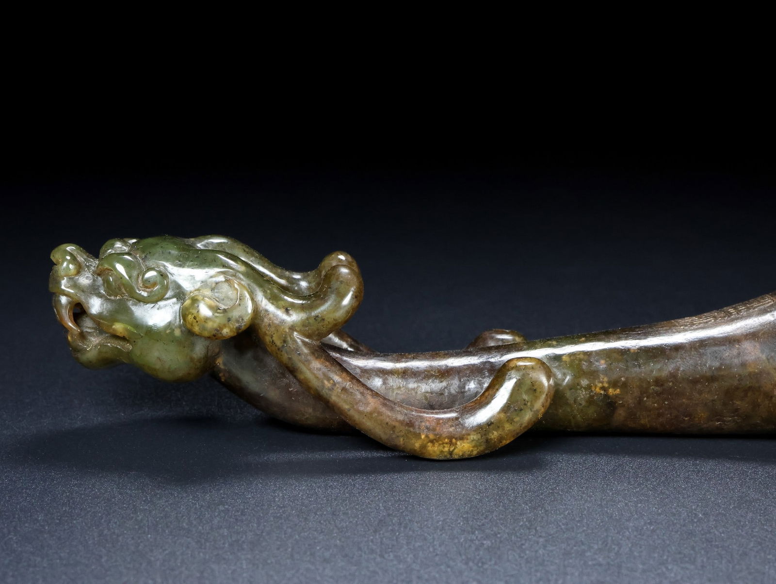 An Exquisite White Jade Dragon Pattern Ornament - 7