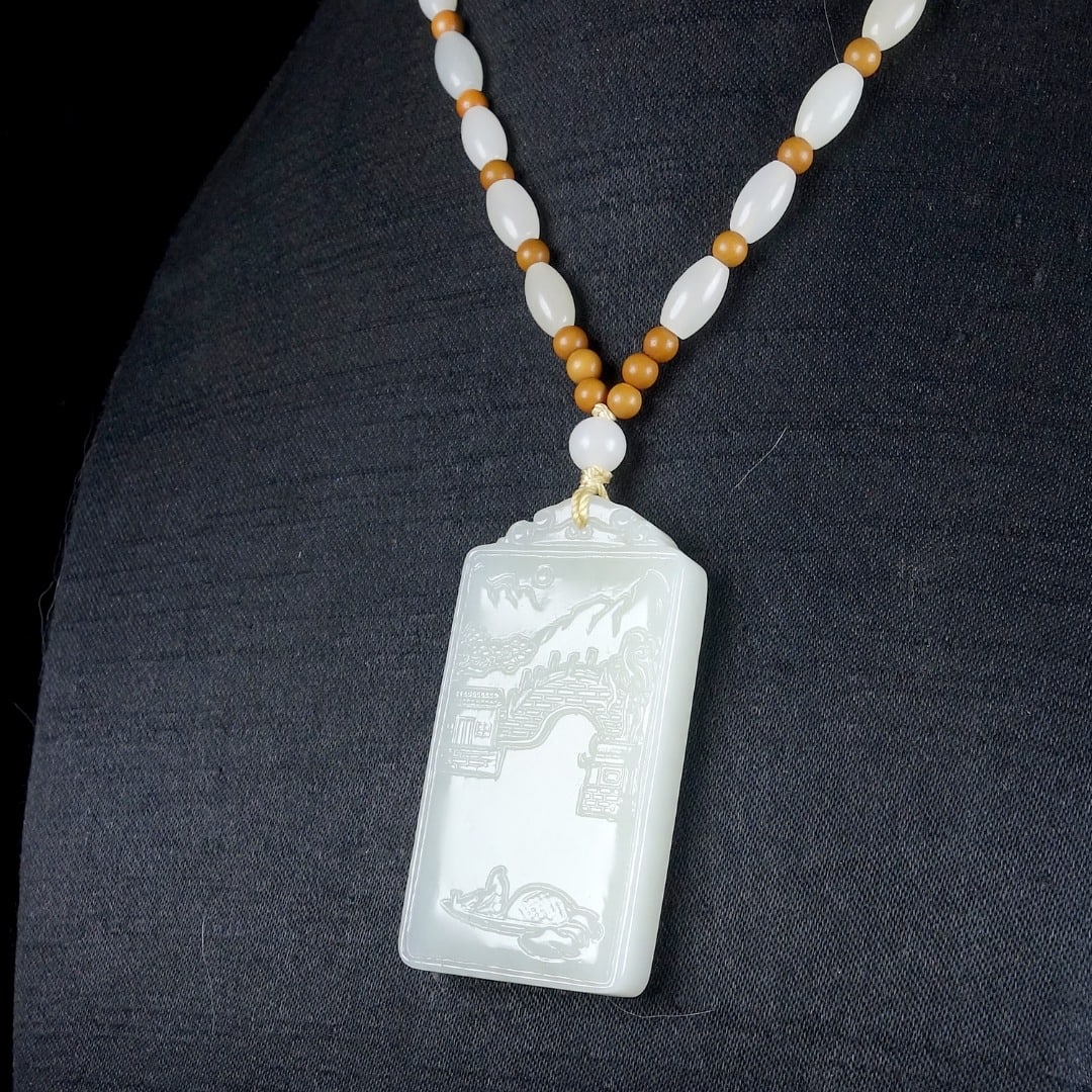An Exquisite White Jade Landscape Pattern Pendant - 5
