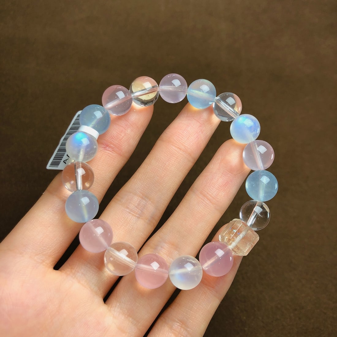 An Exquisite Crystal Aquamarine Bracelets: An Exquisite Crystal Aquamarine Bracelets,Size:10.4mm,8.8mm,Weight:26.4g 水晶海蓝宝手串
