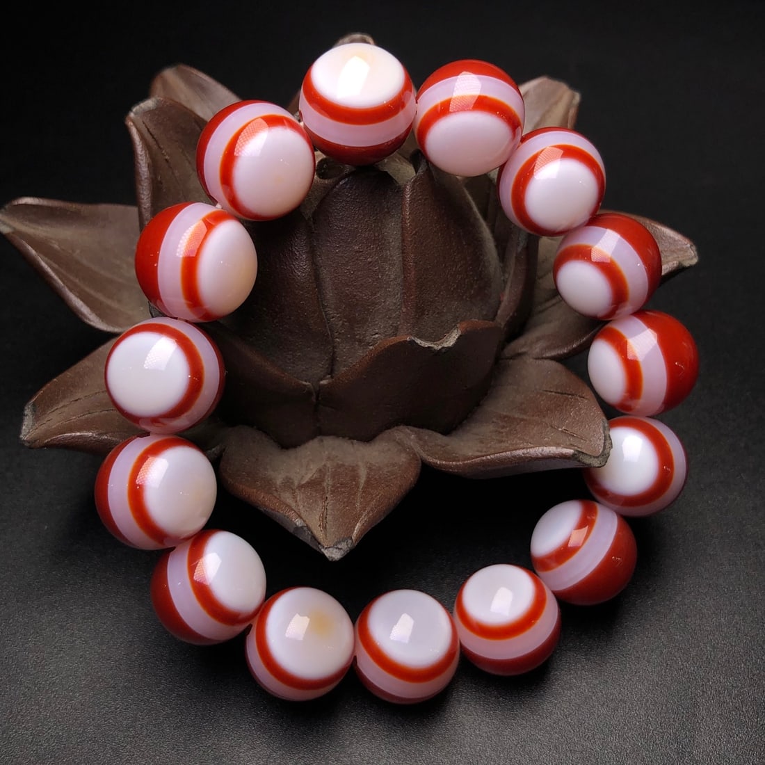 An Exquisite Agate Bracelets - 2