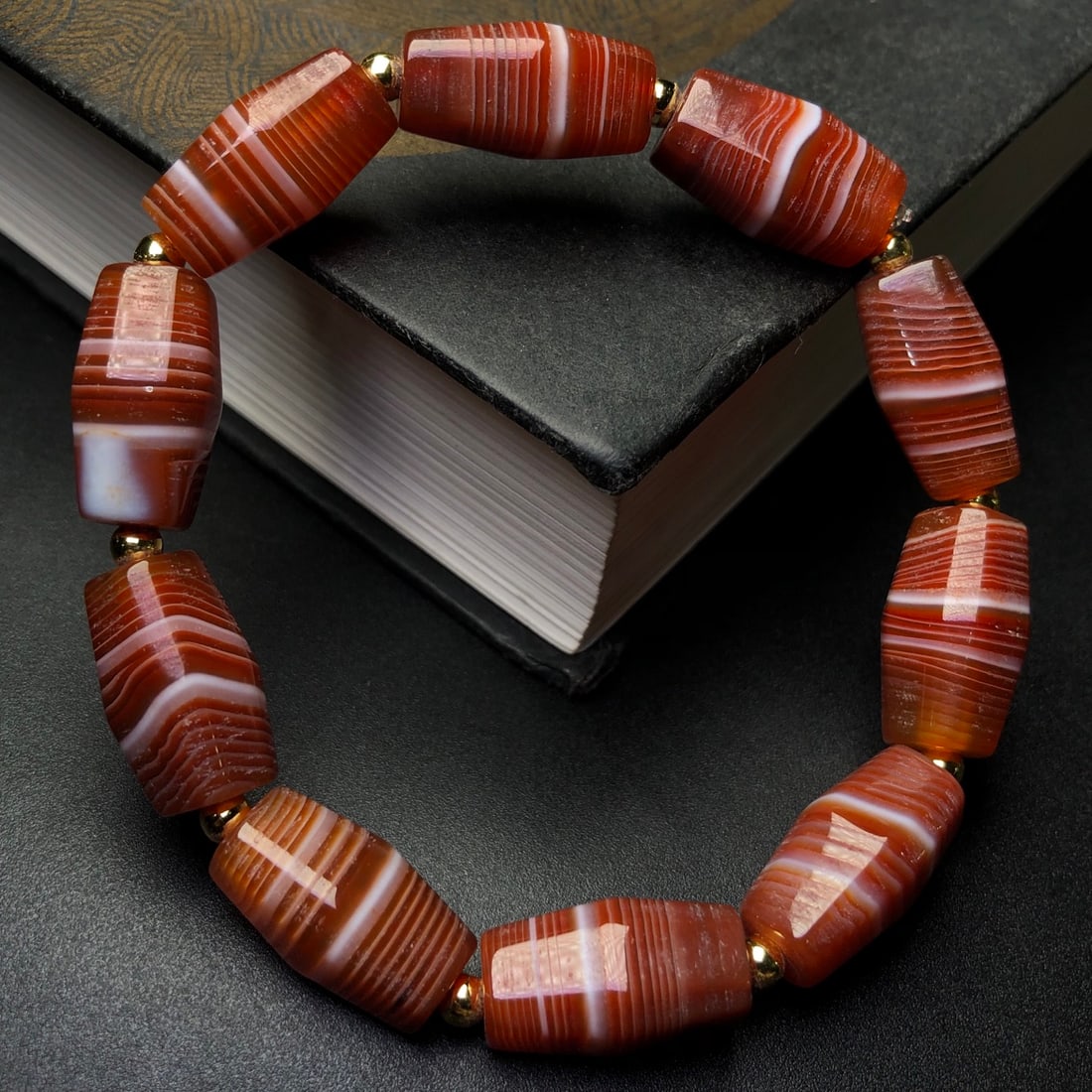 An Exquisite Agate Bracelets - 3
