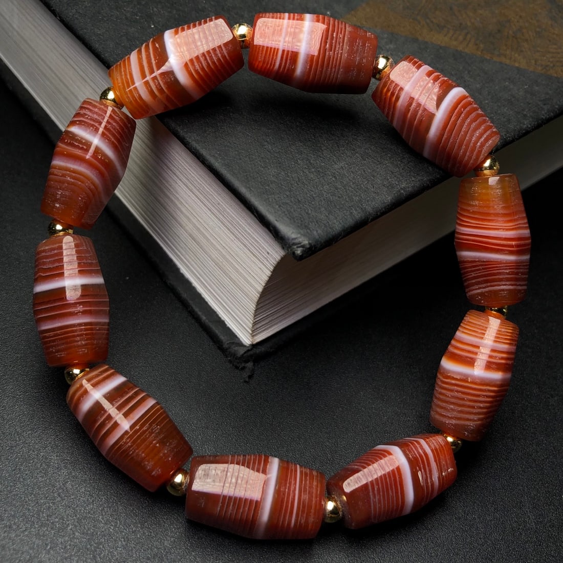 An Exquisite Agate Bracelets - 5