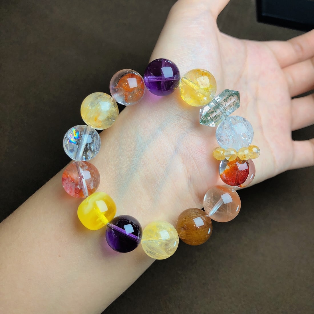 An Exquisite Crystal Bracelets - 2