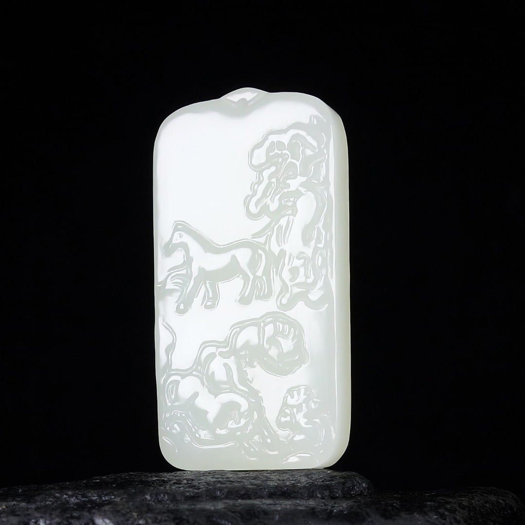 An Exquisite White Jade Horse Pattern Pendant: An Exquisite White Jade Horse Pattern Pendant,Size:48.5mmx25mmx7mm 白玉马纹挂件
