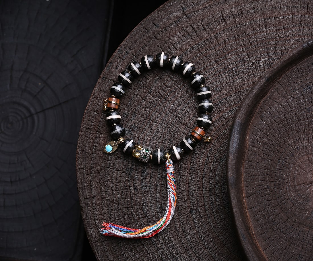 An Exquisite Dzi Bead Bracelets - 5