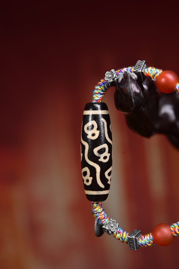 An Exquisite Dzi Bead Bracelets - 2