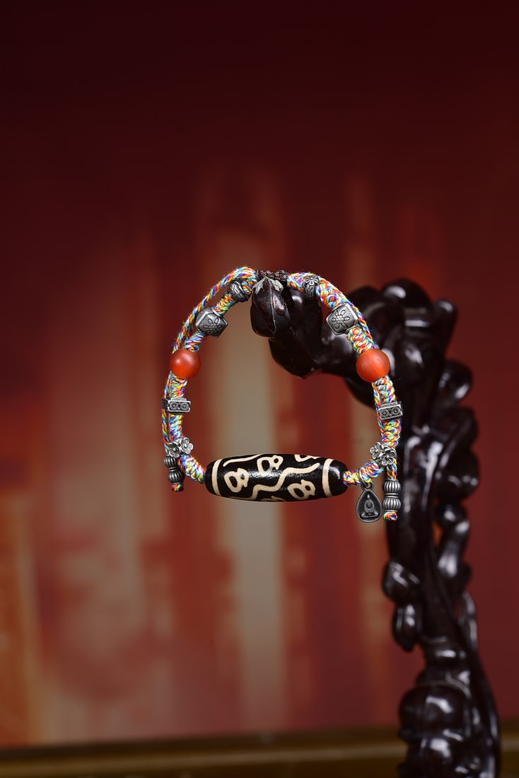 An Exquisite Dzi Bead Bracelets - 3