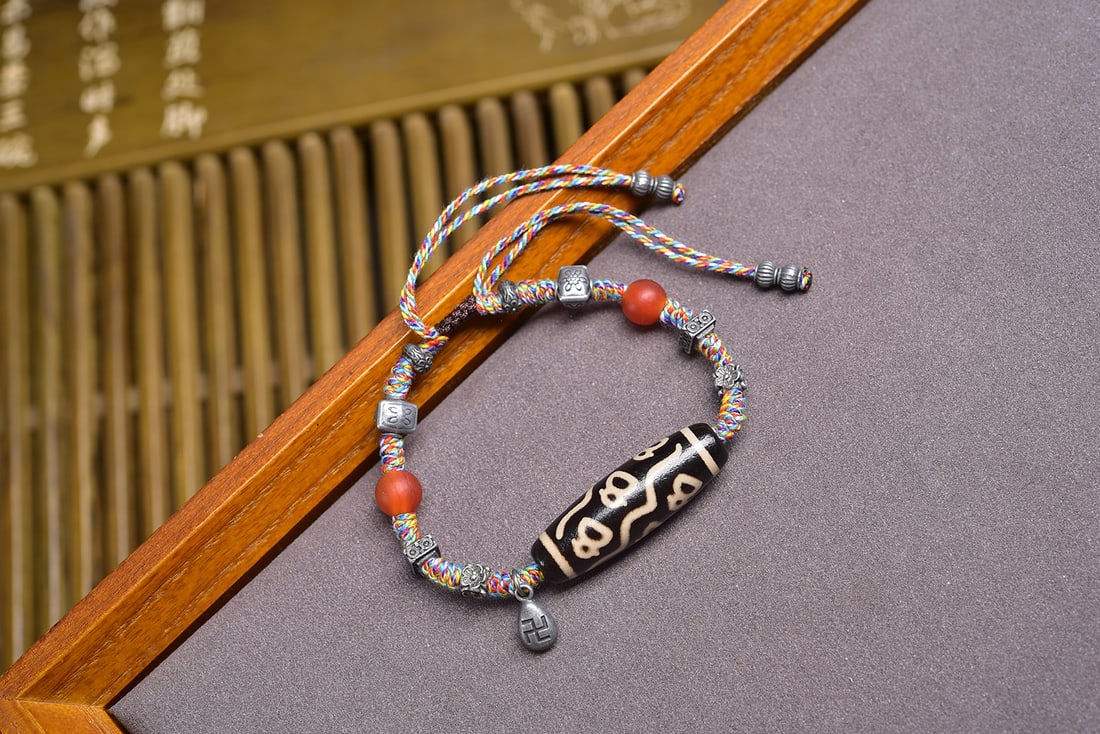 An Exquisite Dzi Bead Bracelets - 6