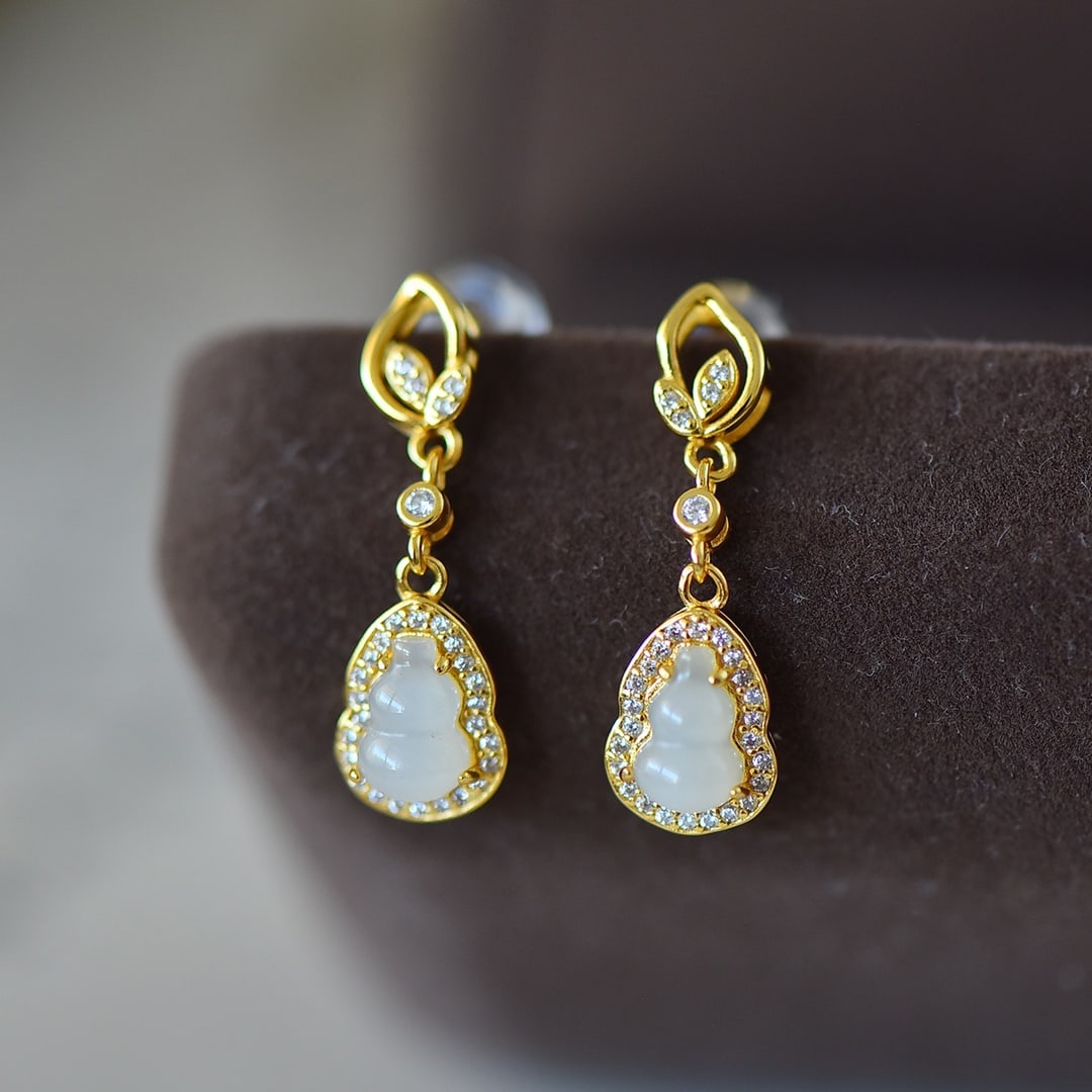 A Pair of Exquisite Sterling Silver-Gold Plated Inlaid White Jade Gourd Earrings,Inlaid Gems: A Pair of Exquisite Sterling Silver-Gold Plated Inlaid White Jade Gourd Earrings,Inlaid Gems Size:5mmx7mm 