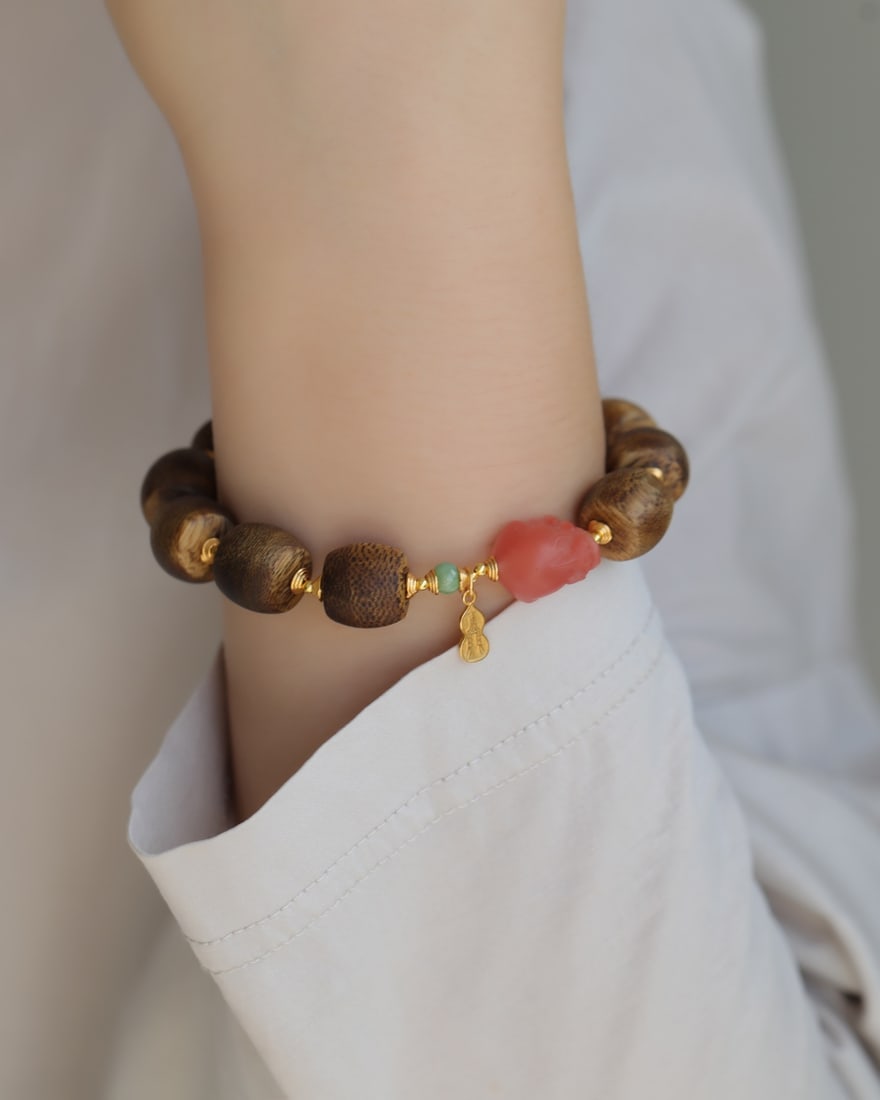 An Exquisite Eaglewood Bracelets - 9