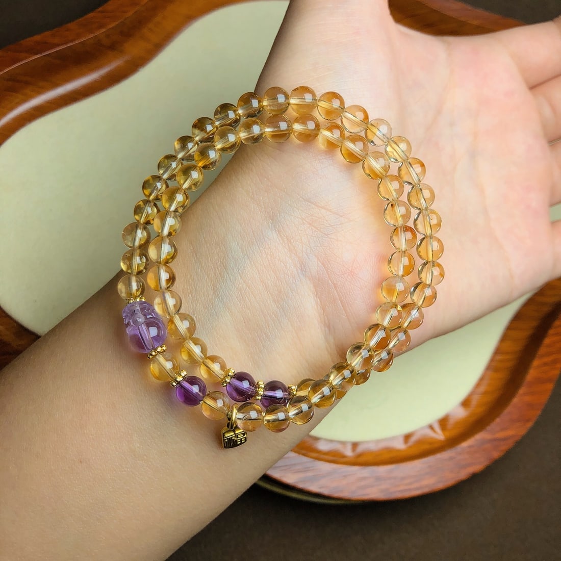 An Exquisite Crystal Bracelets - 2