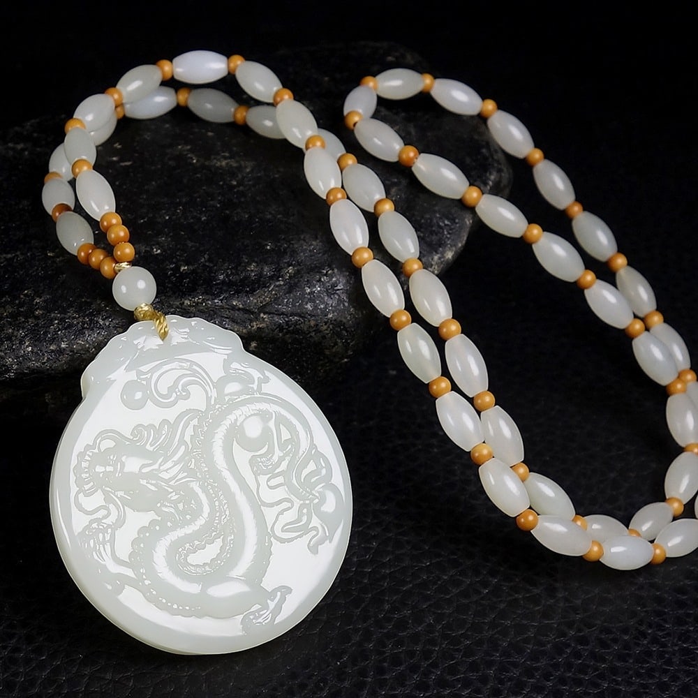 An Exquisite White Jade Dragon Pattern Pendant - 3