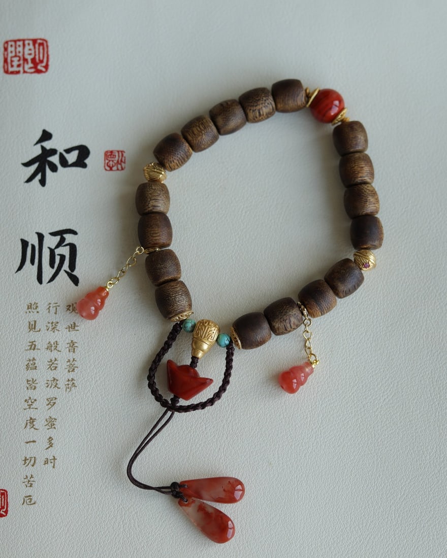 An Exquisite Eaglewood Bracelets - 3