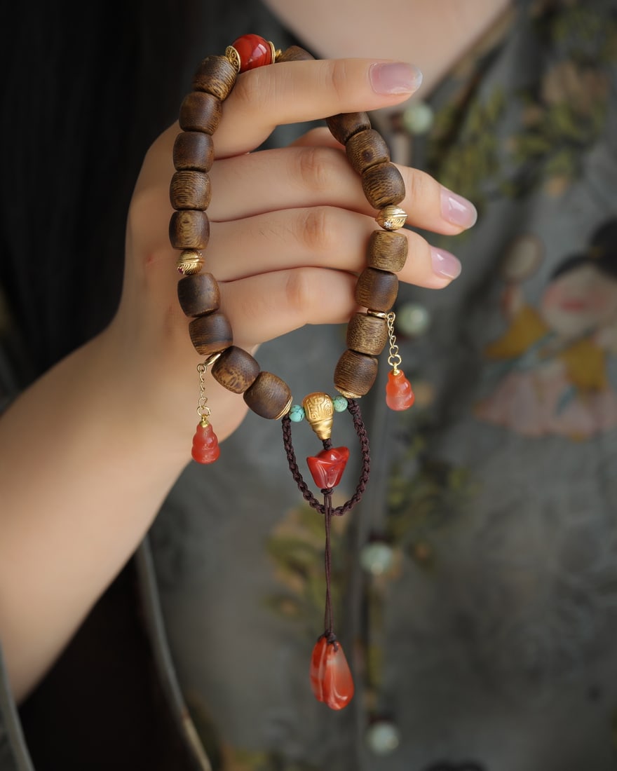 An Exquisite Eaglewood Bracelets - 5