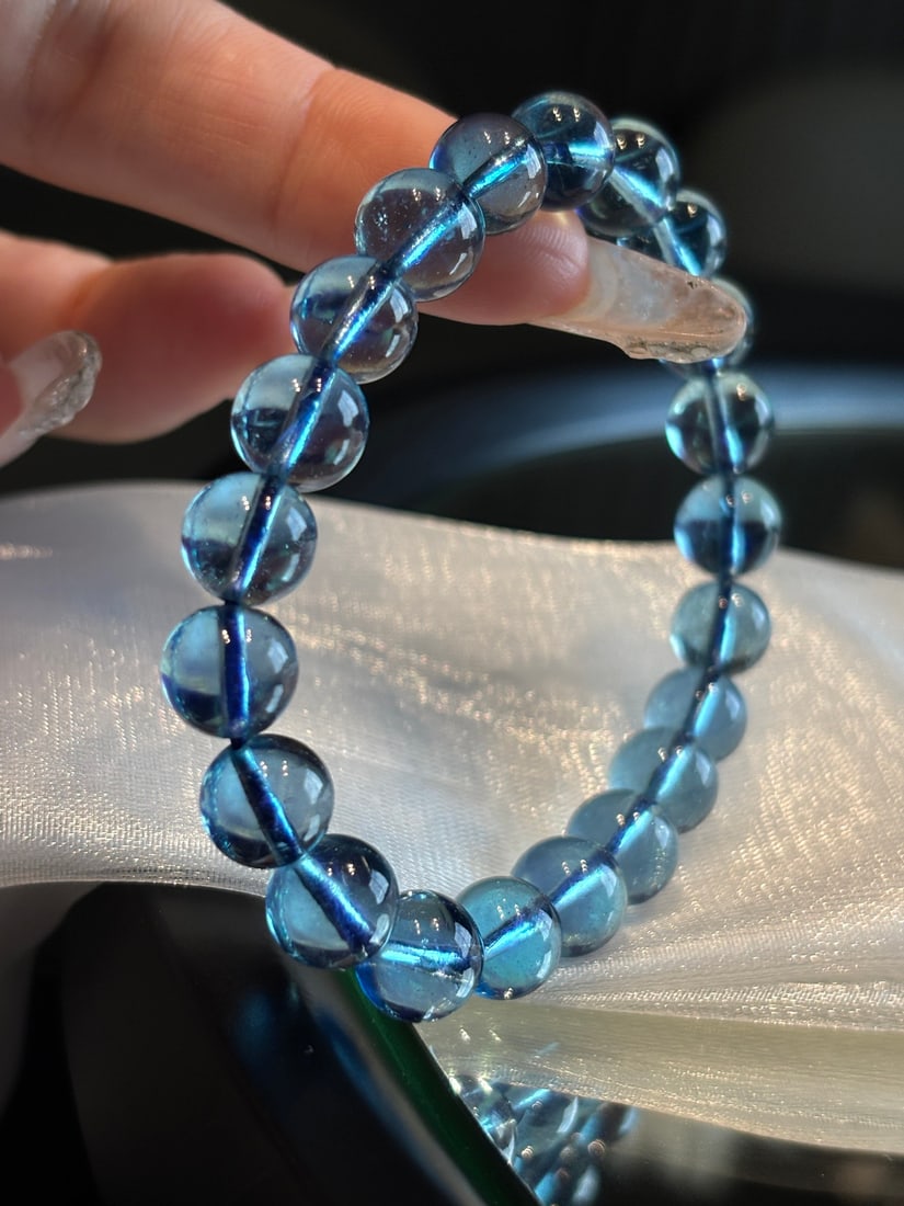 An Exquisite Aquamarine Bracelets: An Exquisite Aquamarine Bracelets,Size:9.2mm,Weight:22.6g 海蓝宝手串