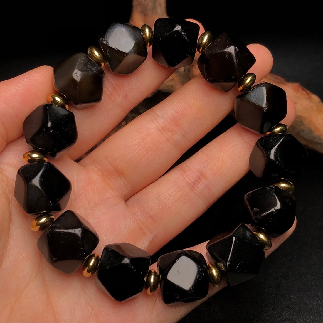 An Exquisite Agate Bracelets - 9